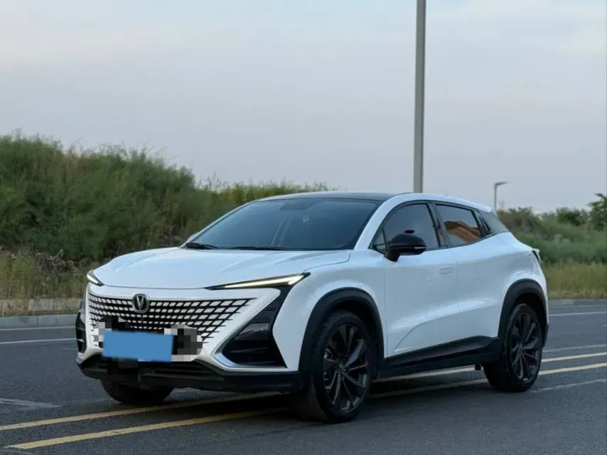 2021 ChangAn UNI-T 1.5T 180HP L4 7DCT,autocango,china used car exporter,china ev exporter,chinese used car exporter,chinese used ev exporter