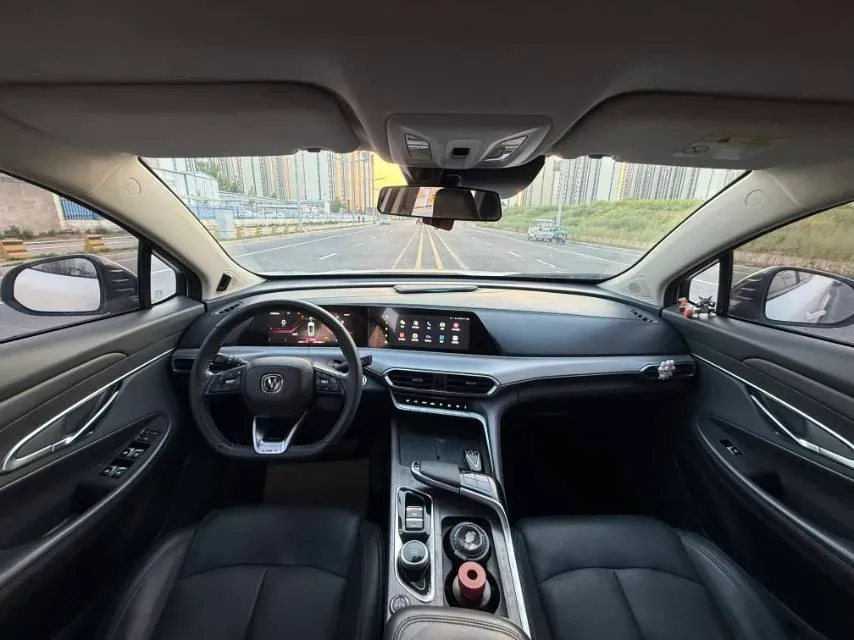 2021 ChangAn UNI-T 1.5T 180HP L4 7DCT,autocango,china used car exporter,china ev exporter,chinese used car exporter,chinese used ev exporter