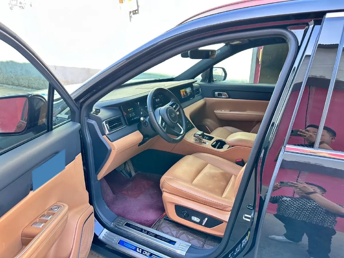 2021 Li ONE Range Extended 131HP REEV 40.5KWH,autocango,china used car exporter,china ev exporter,chinese used car exporter,chinese used ev exporter