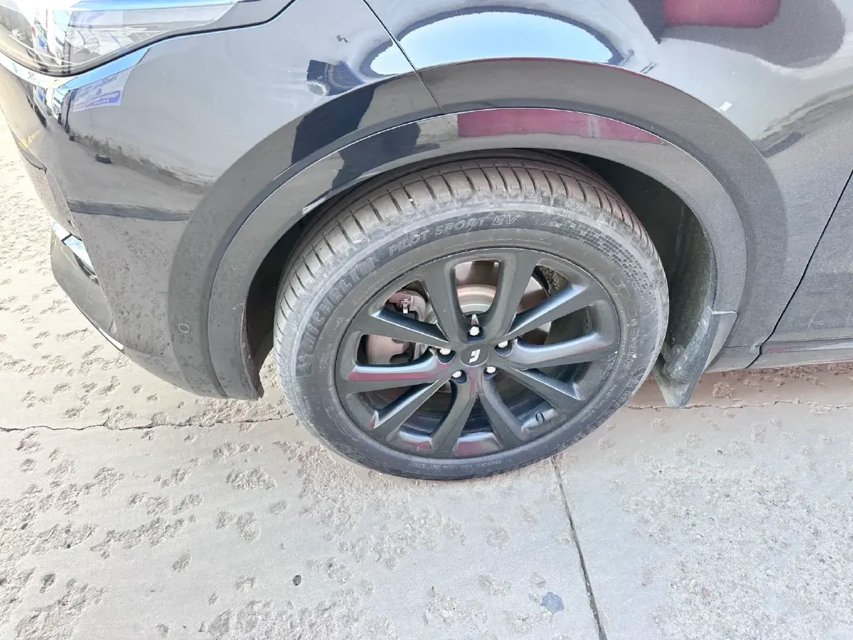 2021 Li ONE Range Extended 131HP REEV 40.5KWH,autocango,china used car exporter,china ev exporter,chinese used car exporter,chinese used ev exporter