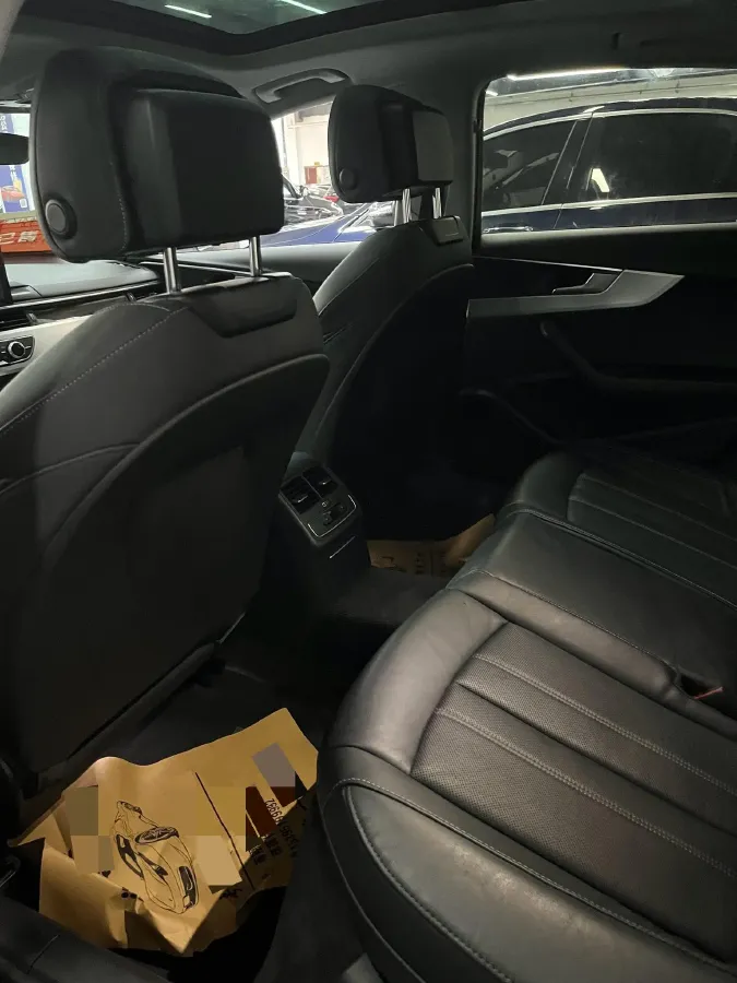 2020 Audi A4L 2.0T 190HP L4 7DCT,autocango,china used car exporter,china ev exporter,chinese used car exporter,chinese used ev exporter