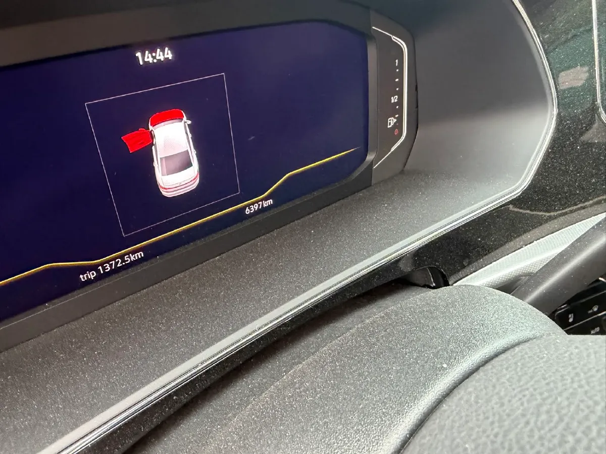 2025 Volkswagen Passat 2.0T 186HP L4 7DCT,autocango,china used car exporter,china ev exporter,chinese used car exporter,chinese used ev exporter