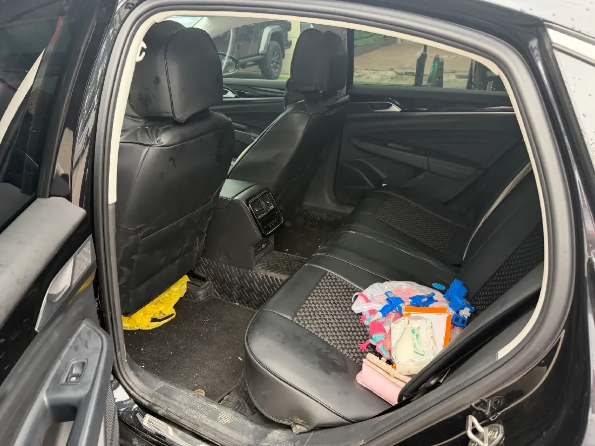 2025 Volkswagen Passat 2.0T 186HP L4 7DCT,autocango,china used car exporter,china ev exporter,chinese used car exporter,chinese used ev exporter