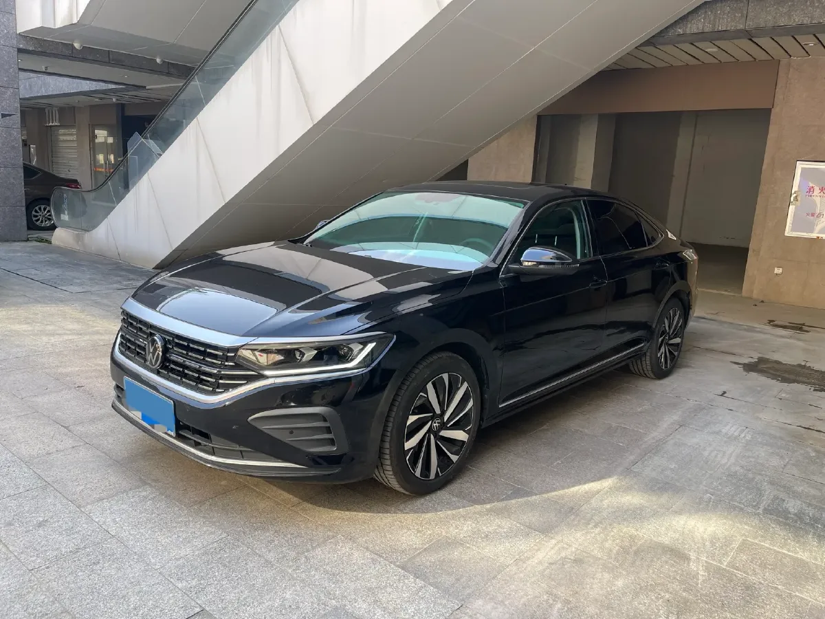 2024 Volkswagen Passat 2.0T 220HP L4 7DCT,autocango,china used car exporter,china ev exporter,chinese used car exporter,chinese used ev exporter