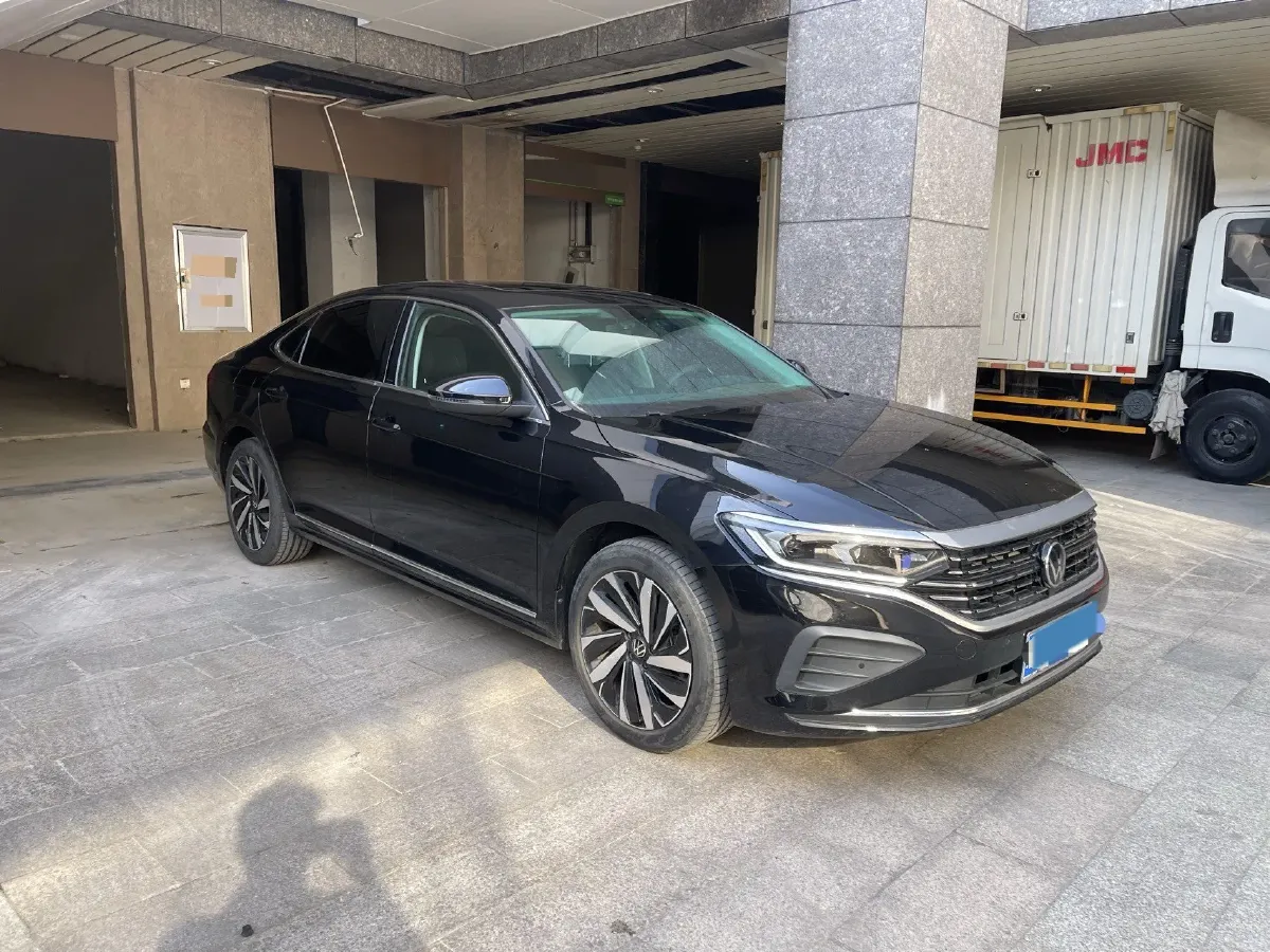 2024 Volkswagen Passat 2.0T 220HP L4 7DCT,autocango,china used car exporter,china ev exporter,chinese used car exporter,chinese used ev exporter