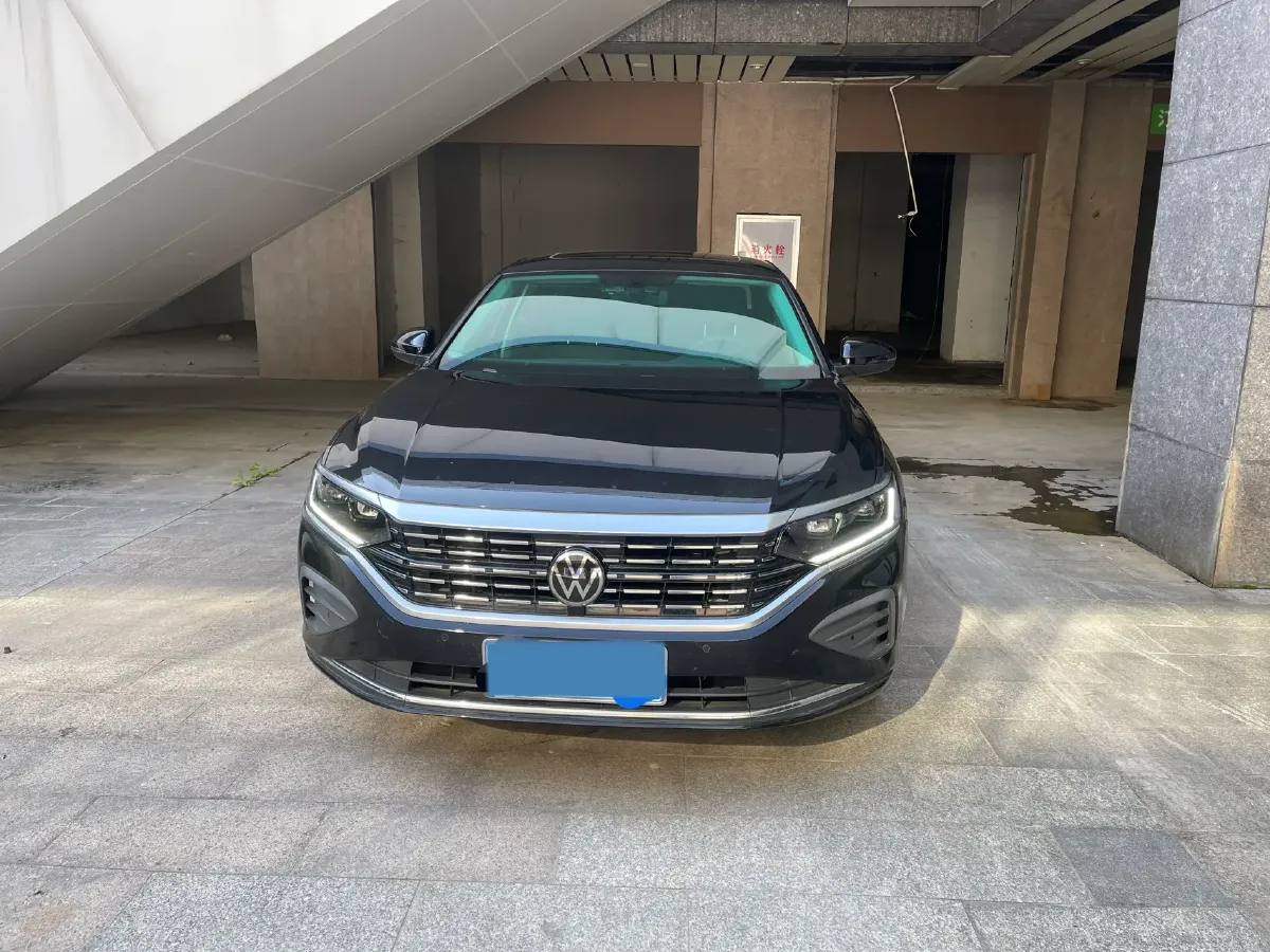 2024 Volkswagen Passat 2.0T 220HP L4 7DCT,autocango,china used car exporter,china ev exporter,chinese used car exporter,chinese used ev exporter
