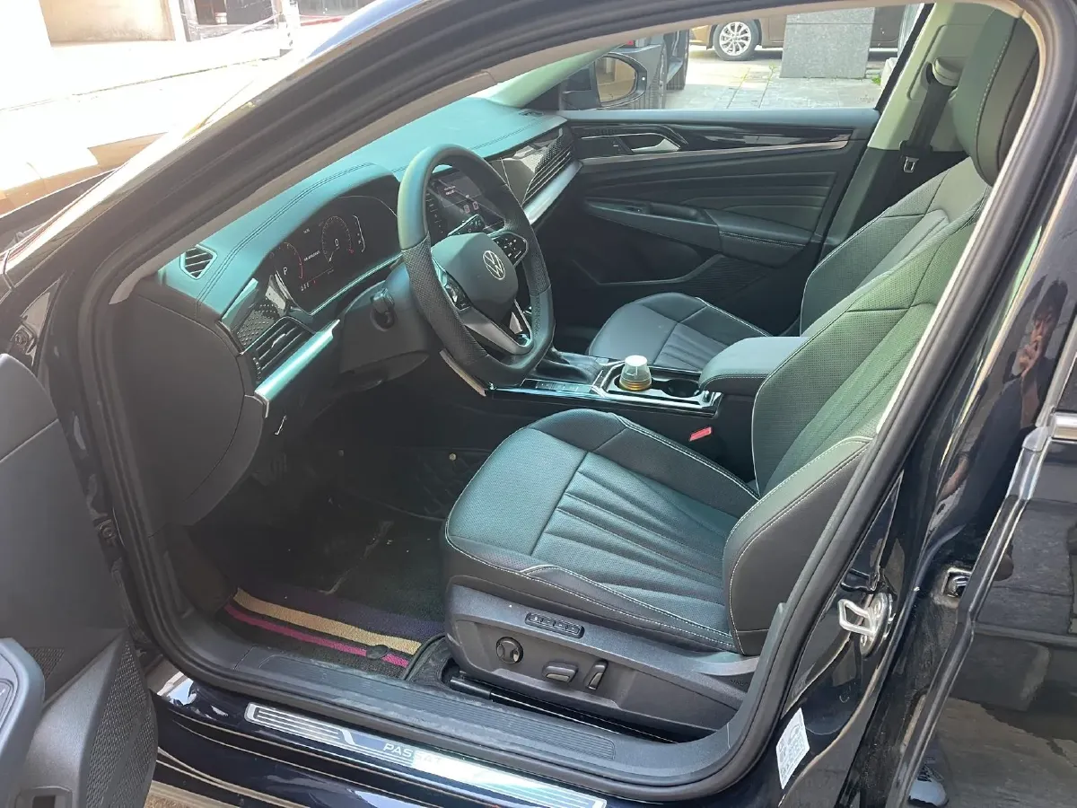 2024 Volkswagen Passat 2.0T 220HP L4 7DCT,autocango,china used car exporter,china ev exporter,chinese used car exporter,chinese used ev exporter