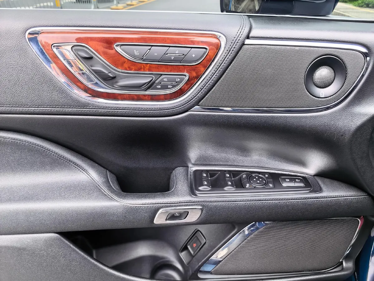 2019 Mercedes-Benz C Class 1.5T 184HP L4 9AT,autocango,china used car exporter,china ev exporter,chinese used car exporter,chinese used ev exporter