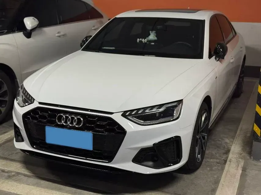 2023 Audi A4L 2.0T 190HP L4 7DCT,autocango,china used car exporter,china ev exporter,chinese used car exporter,chinese used ev exporter