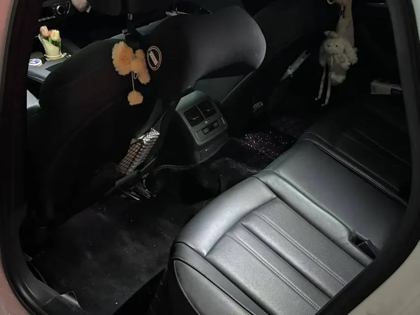 2023 Audi A4L 2.0T 190HP L4 7DCT,autocango,china used car exporter,china ev exporter,chinese used car exporter,chinese used ev exporter