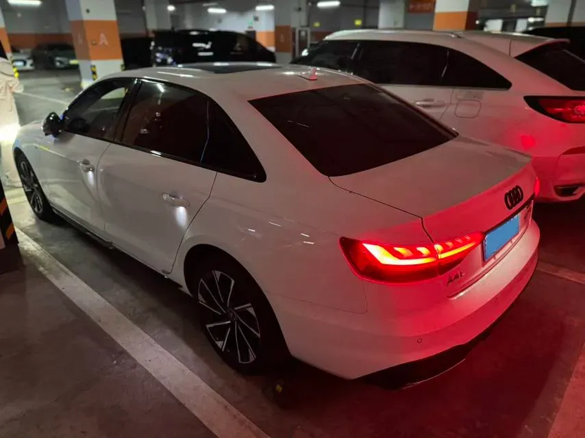 2023 Audi A4L 2.0T 190HP L4 7DCT,autocango,china used car exporter,china ev exporter,chinese used car exporter,chinese used ev exporter