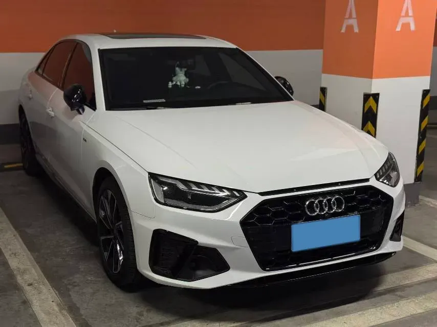 2023 Audi A4L 2.0T 190HP L4 7DCT,autocango,china used car exporter,china ev exporter,chinese used car exporter,chinese used ev exporter