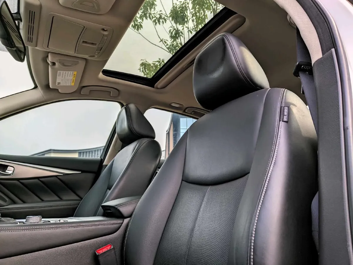 2018 Jeep Grand Commander 2.0T 265HP L4 9AT,autocango,china used car exporter,china ev exporter,chinese used car exporter,chinese used ev exporter