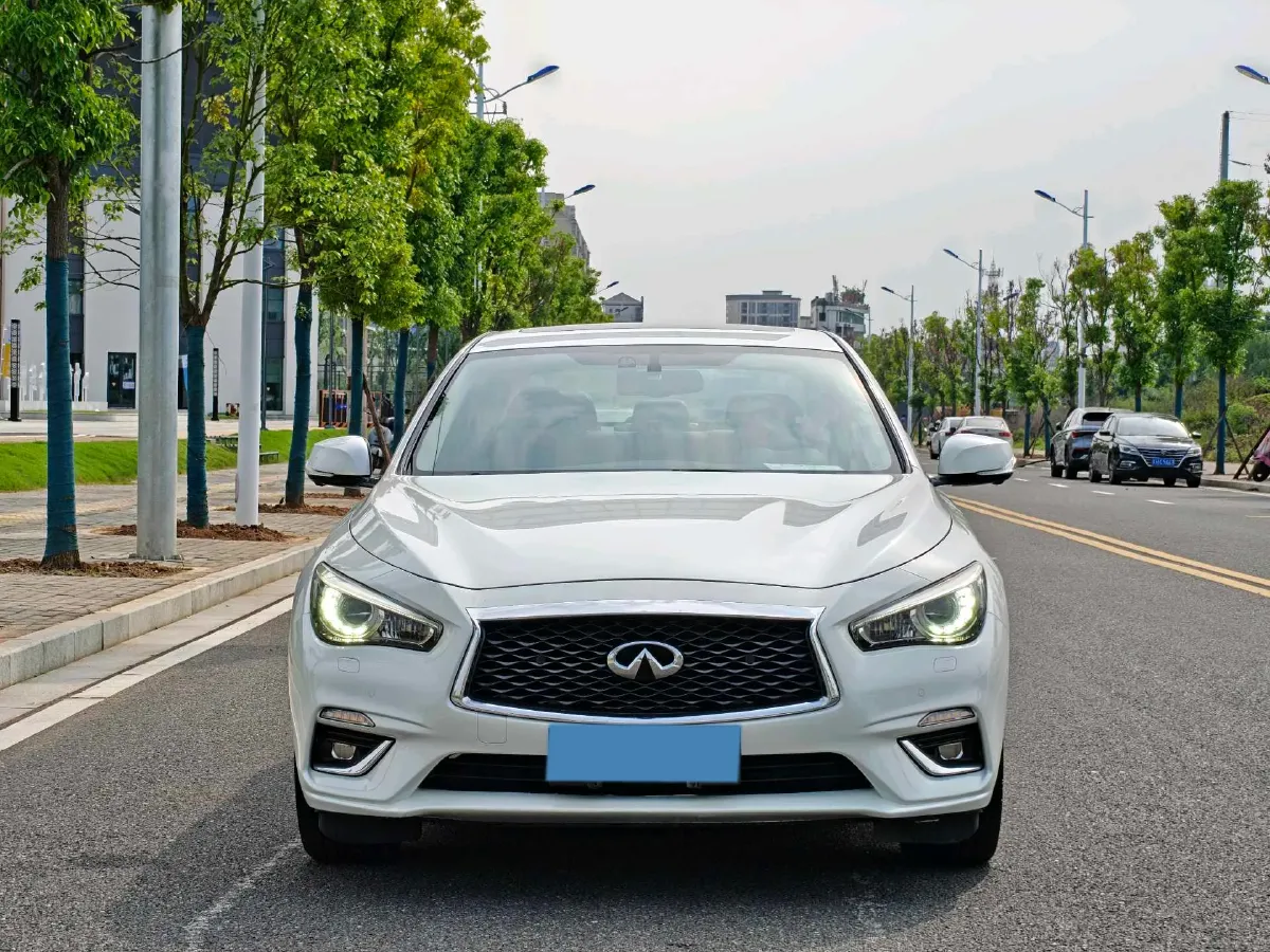 2018 Jeep Grand Commander 2.0T 265HP L4 9AT,autocango,china used car exporter,china ev exporter,chinese used car exporter,chinese used ev exporter