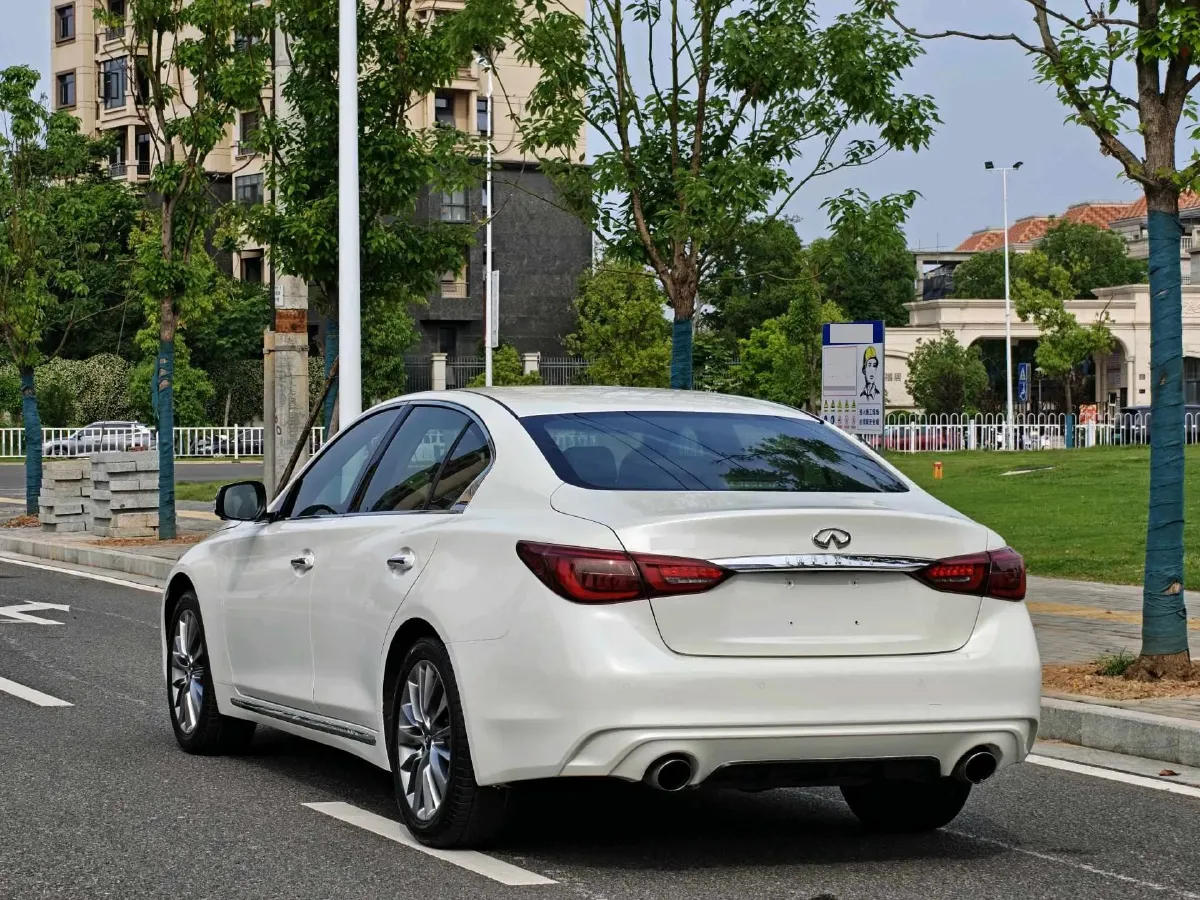 2018 Jeep Grand Commander 2.0T 265HP L4 9AT,autocango,china used car exporter,china ev exporter,chinese used car exporter,chinese used ev exporter