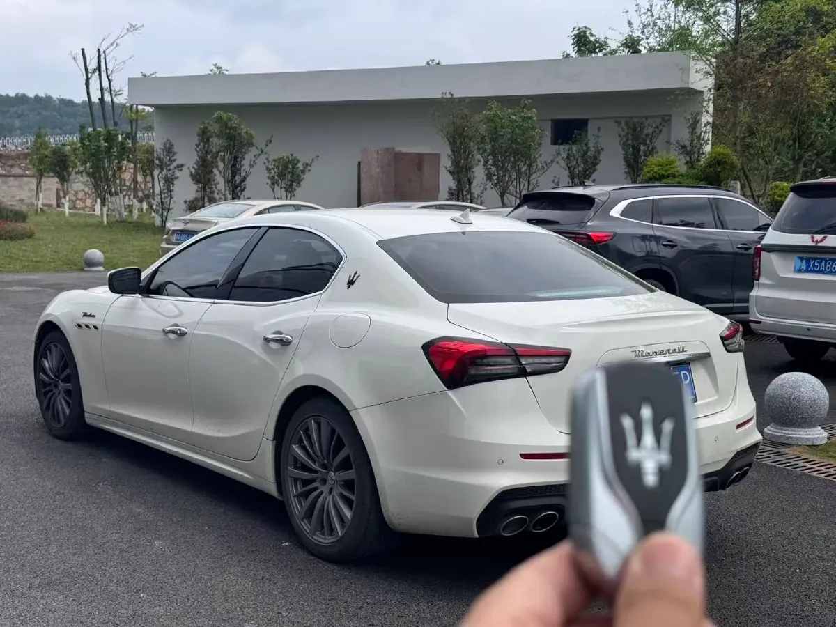 2022 Maserati Ghibli 3.0T 350HP V6 8AT,autocango,china used car exporter,china ev exporter,chinese used car exporter,chinese used ev exporter