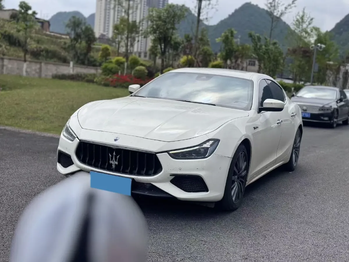 2022 Maserati Ghibli 3.0T 350HP V6 8AT,autocango,china used car exporter,china ev exporter,chinese used car exporter,chinese used ev exporter