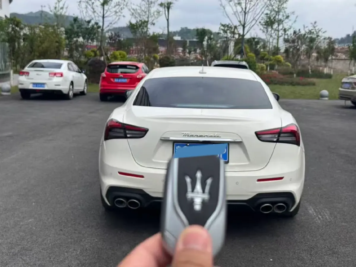 2022 Maserati Ghibli 3.0T 350HP V6 8AT,autocango,china used car exporter,china ev exporter,chinese used car exporter,chinese used ev exporter