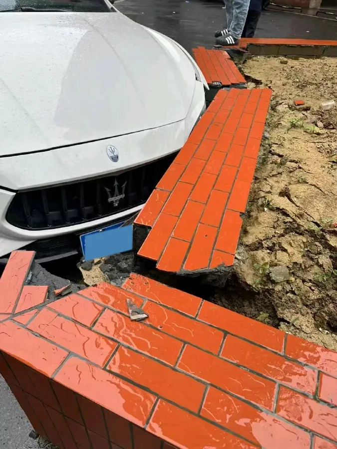 2022 Maserati Ghibli 3.0T 350HP V6 8AT,autocango,china used car exporter,china ev exporter,chinese used car exporter,chinese used ev exporter