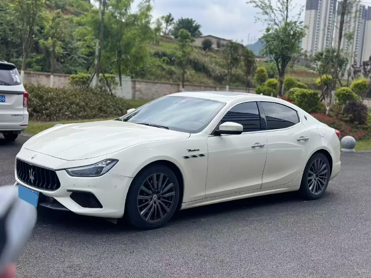 2022 Maserati Ghibli 3.0T 350HP V6 8AT,autocango,china used car exporter,china ev exporter,chinese used car exporter,chinese used ev exporter