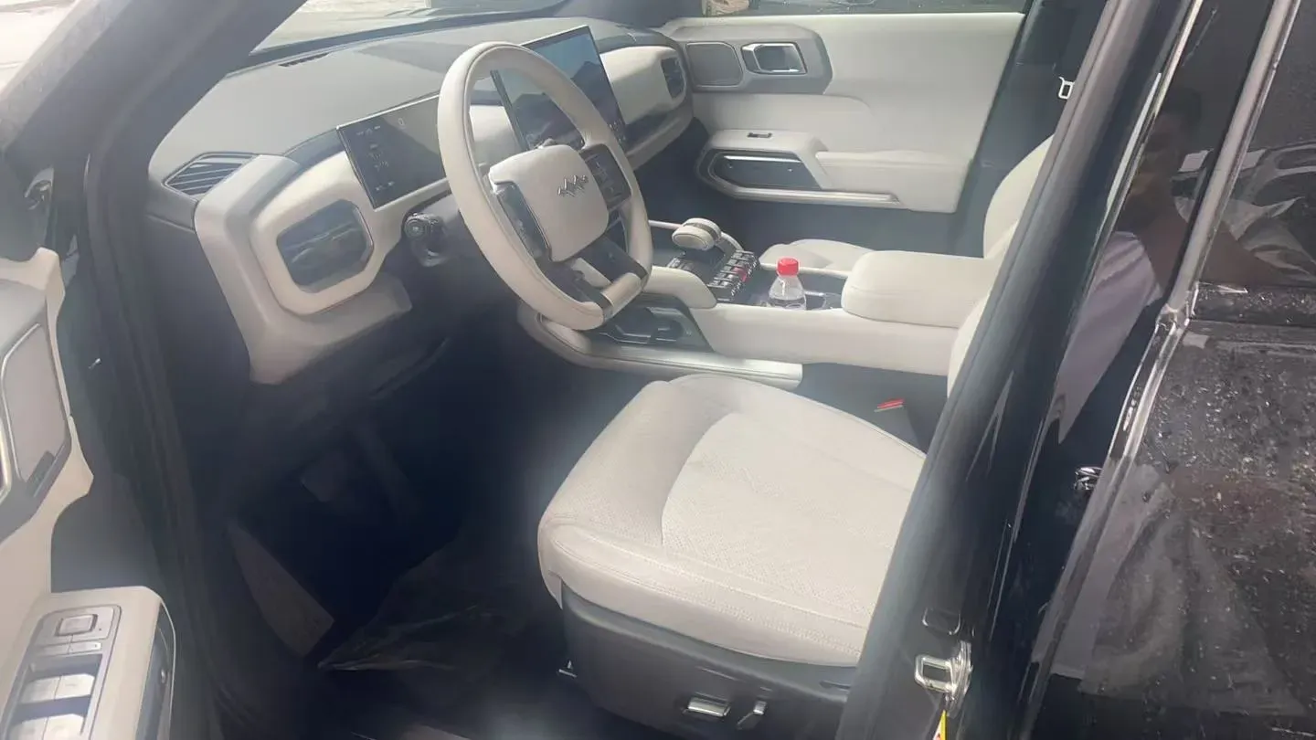 2025 FangChengBao Tai 3 BEV,autocango,china used car exporter,china ev exporter,chinese used car exporter,chinese used ev exporter