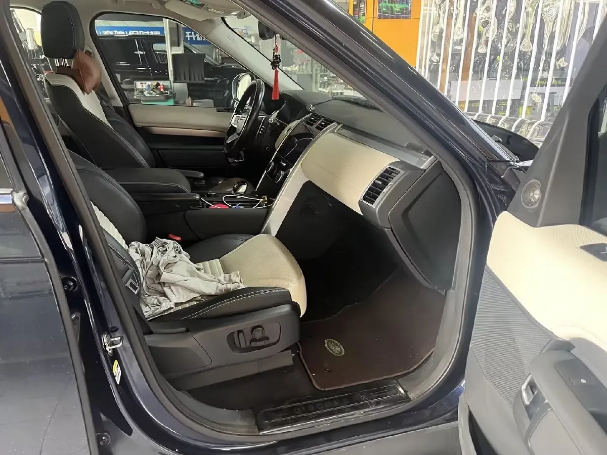 2021 Land Rover Discovery 3.0T 360HP L6 8AT,autocango,china used car exporter,china ev exporter,chinese used car exporter,chinese used ev exporter