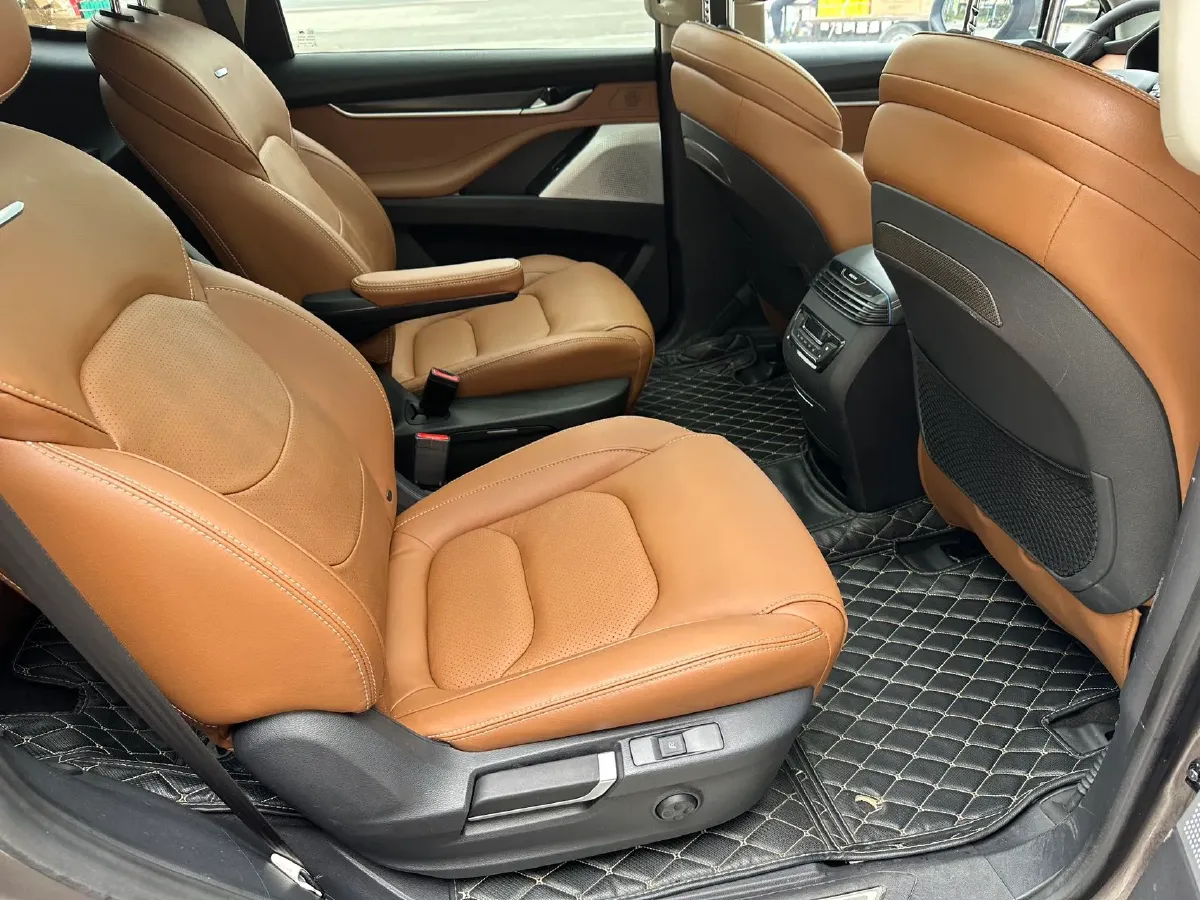 2017 MAXUS D90 2.0T 224HP L4 6AT,autocango,china used car exporter,china ev exporter,chinese used car exporter,chinese used ev exporter