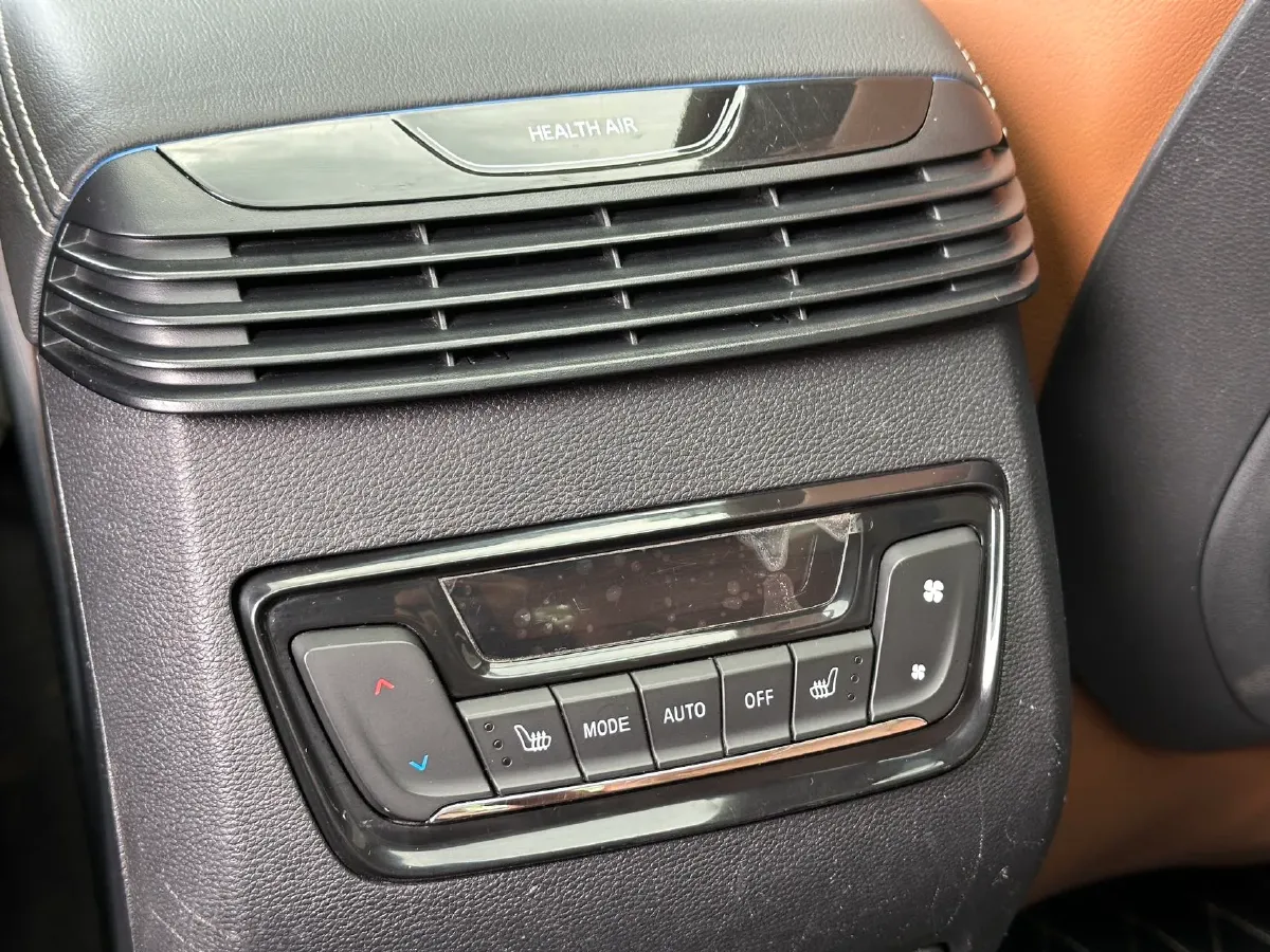 2017 MAXUS D90 2.0T 224HP L4 6AT,autocango,china used car exporter,china ev exporter,chinese used car exporter,chinese used ev exporter