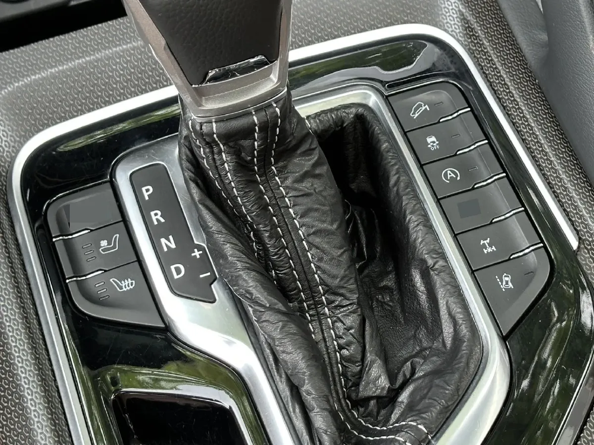 2017 MAXUS D90 2.0T 224HP L4 6AT,autocango,china used car exporter,china ev exporter,chinese used car exporter,chinese used ev exporter