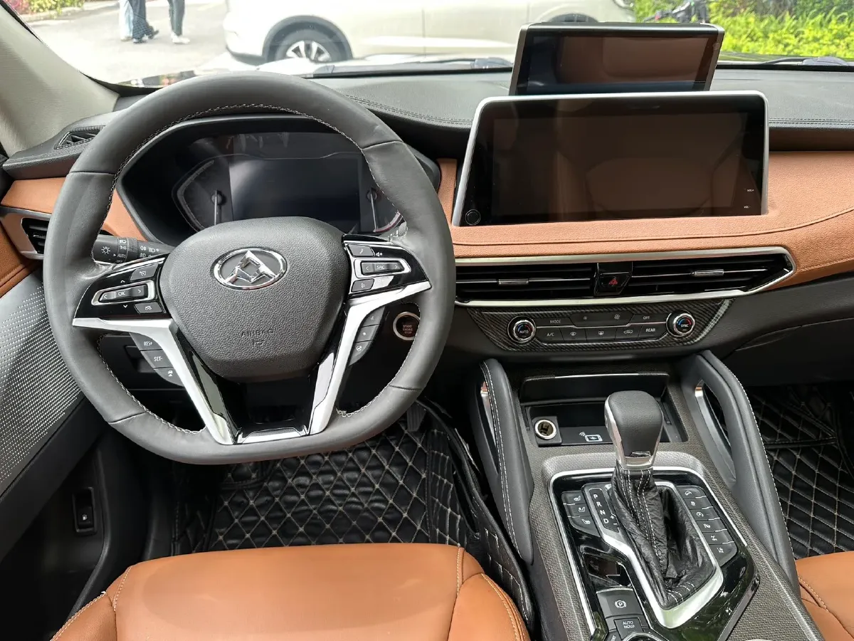 2017 MAXUS D90 2.0T 224HP L4 6AT,autocango,china used car exporter,china ev exporter,chinese used car exporter,chinese used ev exporter