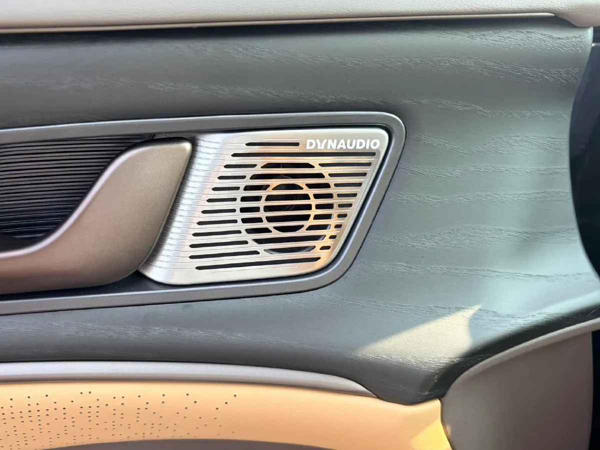 2022 Mercedes-Benz GLC Class 2.0T 197HP L4 9AT,autocango,china used car exporter,china ev exporter,chinese used car exporter,chinese used ev exporter