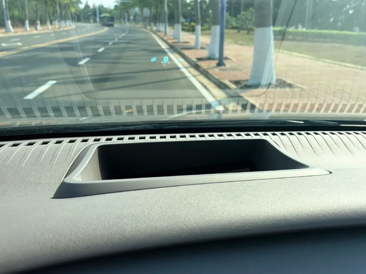 2022 Mercedes-Benz GLC Class 2.0T 197HP L4 9AT,autocango,china used car exporter,china ev exporter,chinese used car exporter,chinese used ev exporter