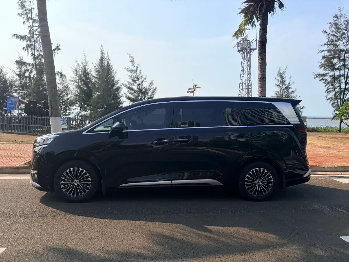 2022 Mercedes-Benz GLC Class 2.0T 197HP L4 9AT,autocango,china used car exporter,china ev exporter,chinese used car exporter,chinese used ev exporter