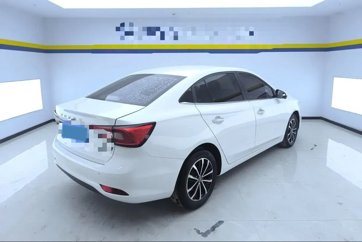 2020 Roewe i5 1.5L 120HP L4 CVT,autocango,china used car exporter,china ev exporter,chinese used car exporter,chinese used ev exporter