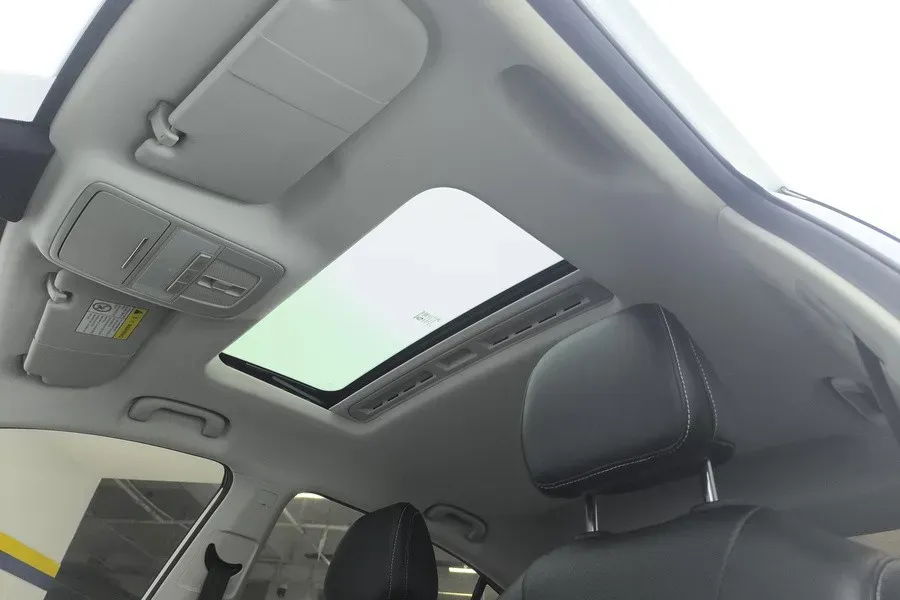 2020 Roewe i5 1.5L 120HP L4 CVT,autocango,china used car exporter,china ev exporter,chinese used car exporter,chinese used ev exporter