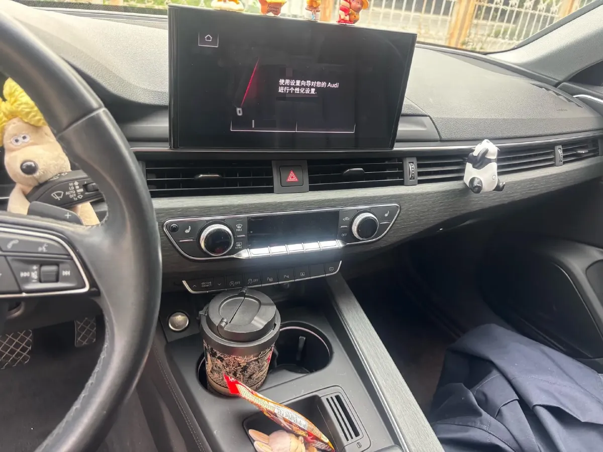 2022 Audi A4L 2.0T 190HP L4 7DCT,autocango,china used car exporter,china ev exporter,chinese used car exporter,chinese used ev exporter