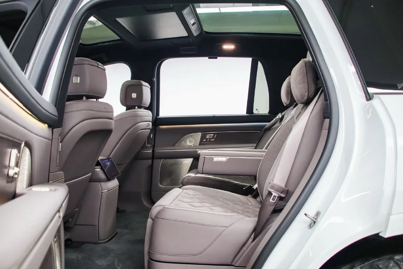 2026 NIO ES8 BEV,autocango,china used car exporter,china ev exporter,chinese used car exporter,chinese used ev exporter