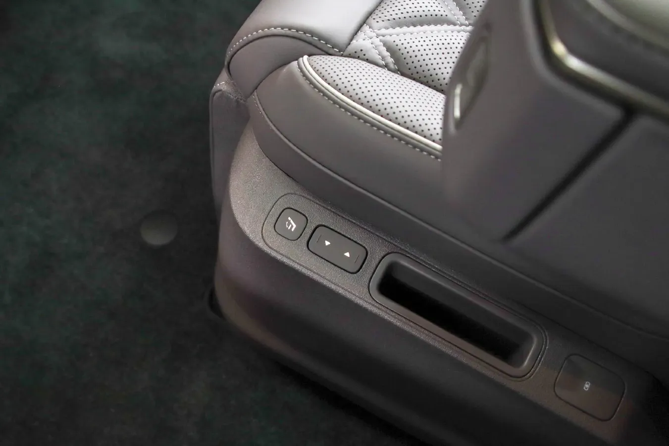 2026 NIO ES8 BEV,autocango,china used car exporter,china ev exporter,chinese used car exporter,chinese used ev exporter