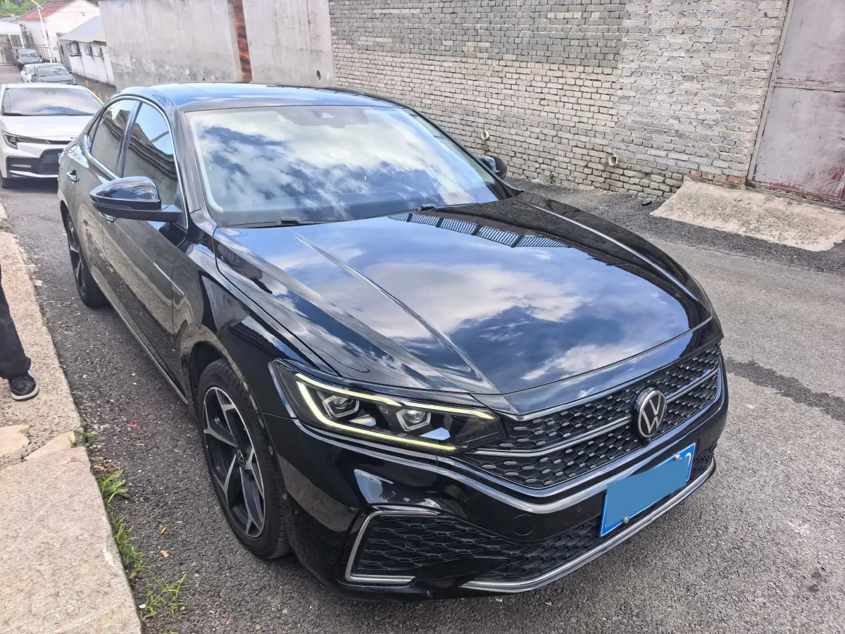 2023 Volkswagen Passat 2.0T 186HP L4 7DCT,autocango,china used car exporter,china ev exporter,chinese used car exporter,chinese used ev exporter