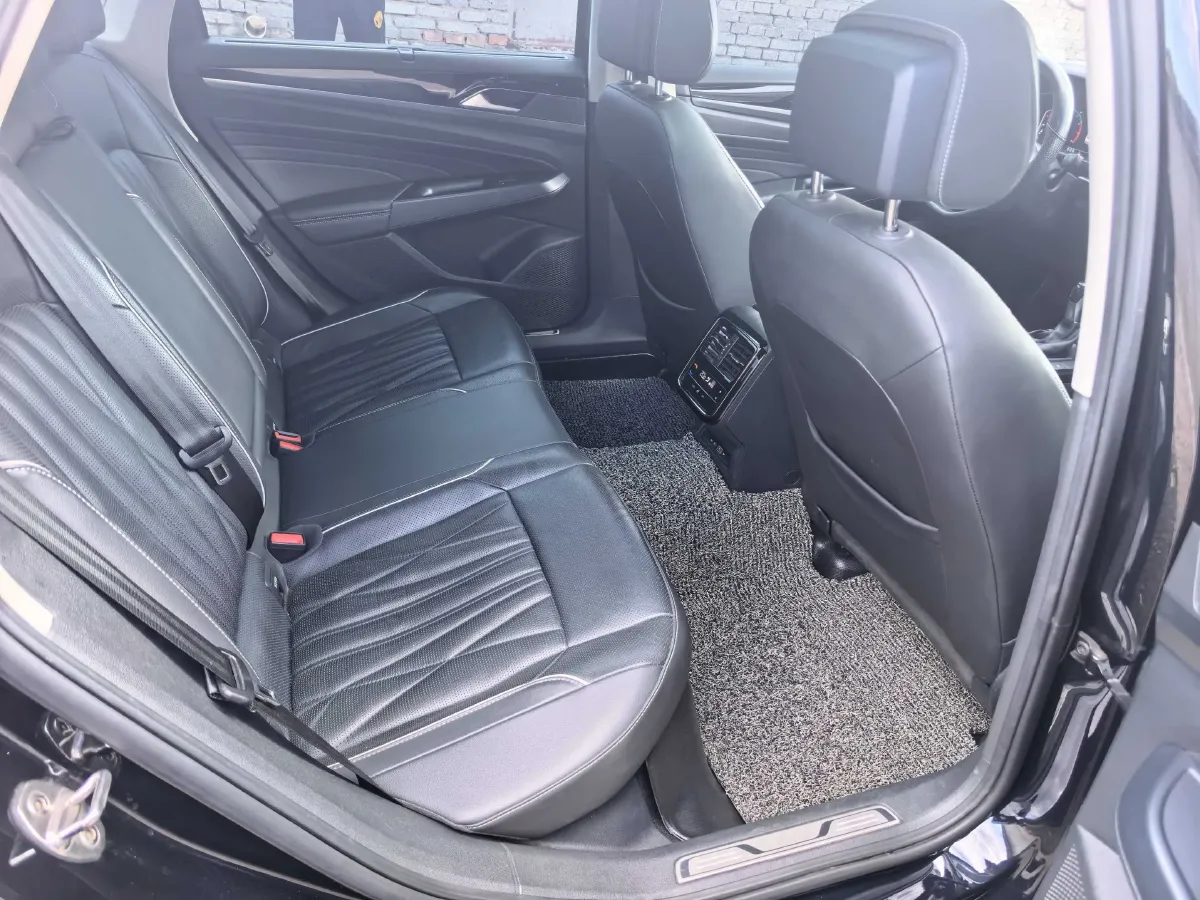 2023 Volkswagen Passat 2.0T 186HP L4 7DCT,autocango,china used car exporter,china ev exporter,chinese used car exporter,chinese used ev exporter