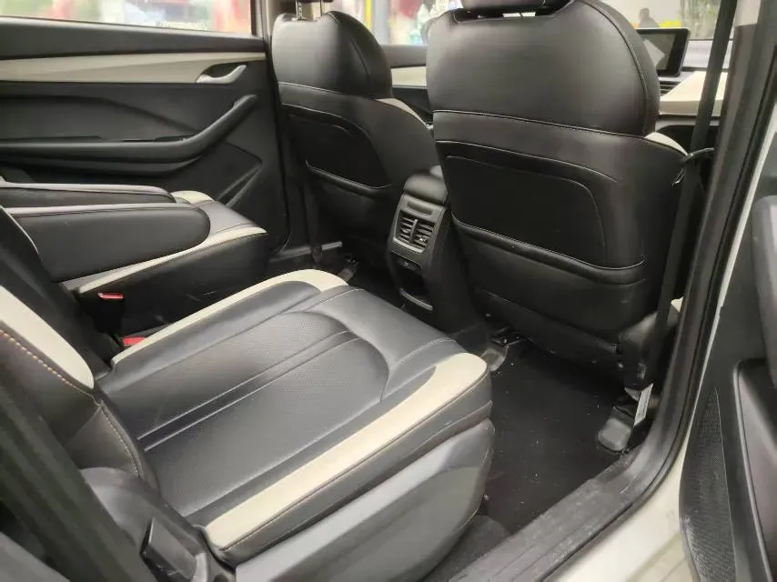 2019 BaoJun 360 1.5L 105HP L4 CVT,autocango,china used car exporter,china ev exporter,chinese used car exporter,chinese used ev exporter