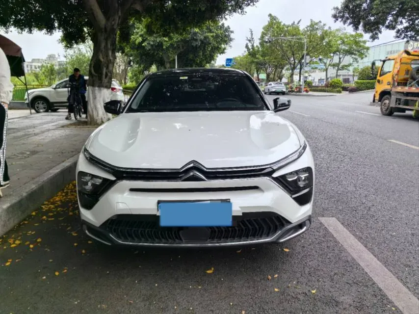 2022 Citroen C5 X 1.6T 175HP L4 8AT,autocango,china used car exporter,china ev exporter,chinese used car exporter,chinese used ev exporter
