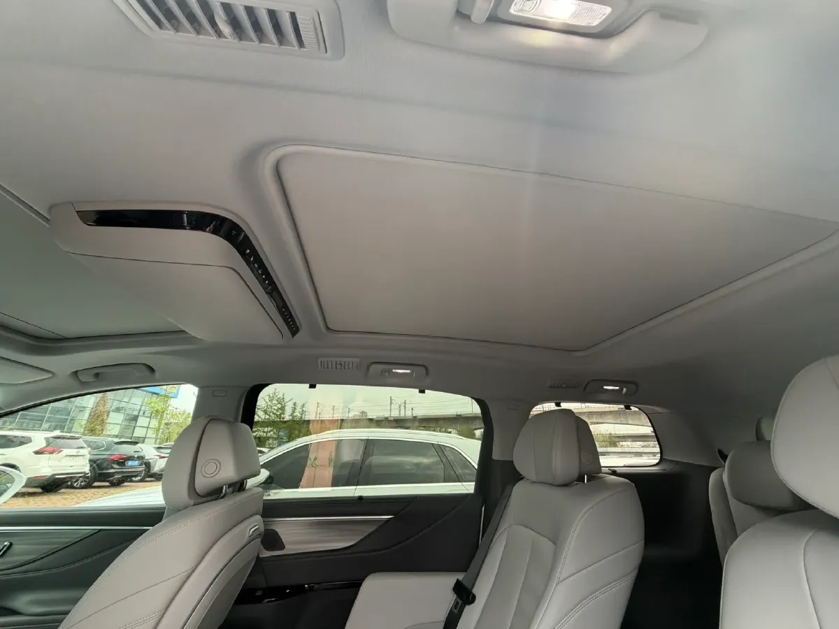 2025 Buick GL8 2.0T 237HP L4 9AT,autocango,china used car exporter,china ev exporter,chinese used car exporter,chinese used ev exporter