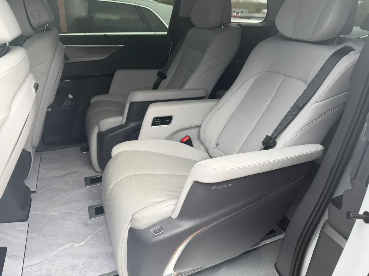 2025 Buick GL8 2.0T 237HP L4 9AT,autocango,china used car exporter,china ev exporter,chinese used car exporter,chinese used ev exporter