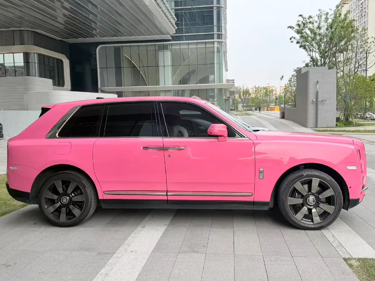 2018 Rolls-Royce Cullinan 6.7T 571HP V12 8AT,autocango,china used car exporter,china ev exporter,chinese used car exporter,chinese used ev exporter