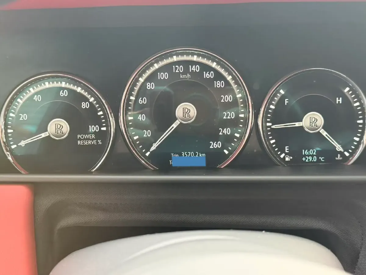 2018 Rolls-Royce Cullinan 6.7T 571HP V12 8AT,autocango,china used car exporter,china ev exporter,chinese used car exporter,chinese used ev exporter