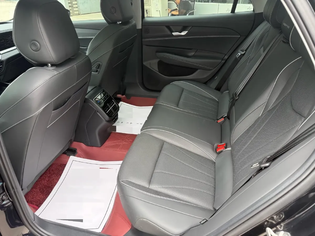 2025 Volkswagen Passat 2.0T 220HP L4 7DCT,autocango,china used car exporter,china ev exporter,chinese used car exporter,chinese used ev exporter