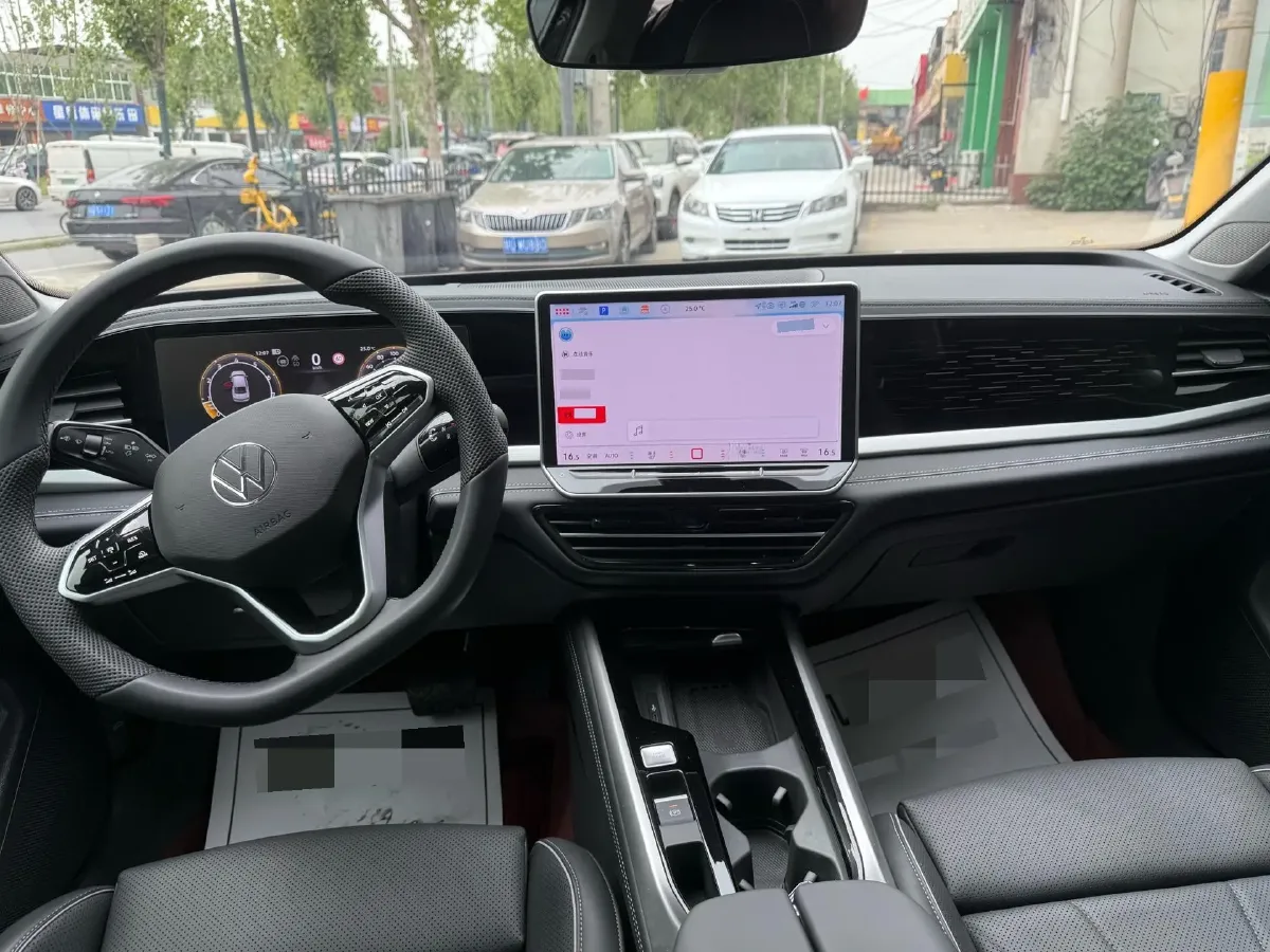 2025 Volkswagen Passat 2.0T 220HP L4 7DCT,autocango,china used car exporter,china ev exporter,chinese used car exporter,chinese used ev exporter