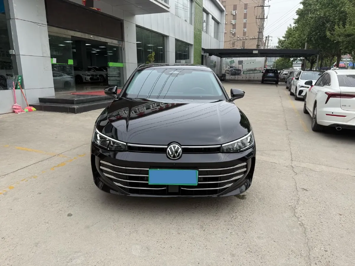 2025 Volkswagen Passat 2.0T 220HP L4 7DCT,autocango,china used car exporter,china ev exporter,chinese used car exporter,chinese used ev exporter