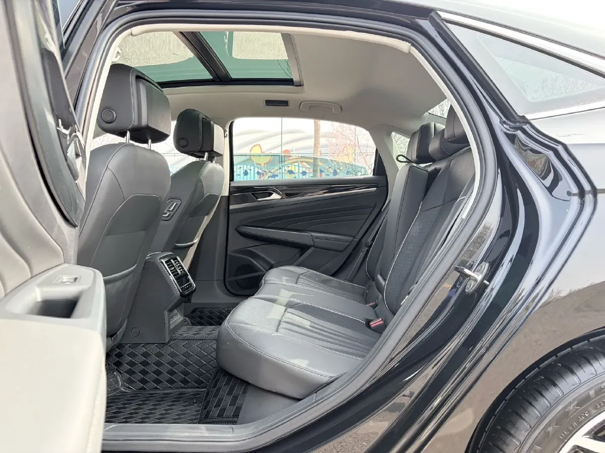 2024 Volkswagen Passat 2.0T 186HP L4 7DCT,autocango,china used car exporter,china ev exporter,chinese used car exporter,chinese used ev exporter